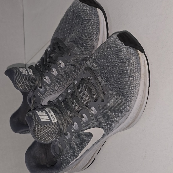Nike Air Zoom Vomero 13 Wolf Grey Womens Size 9.5 - Picture 2 of 16